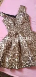 فستان ذهبي قصير